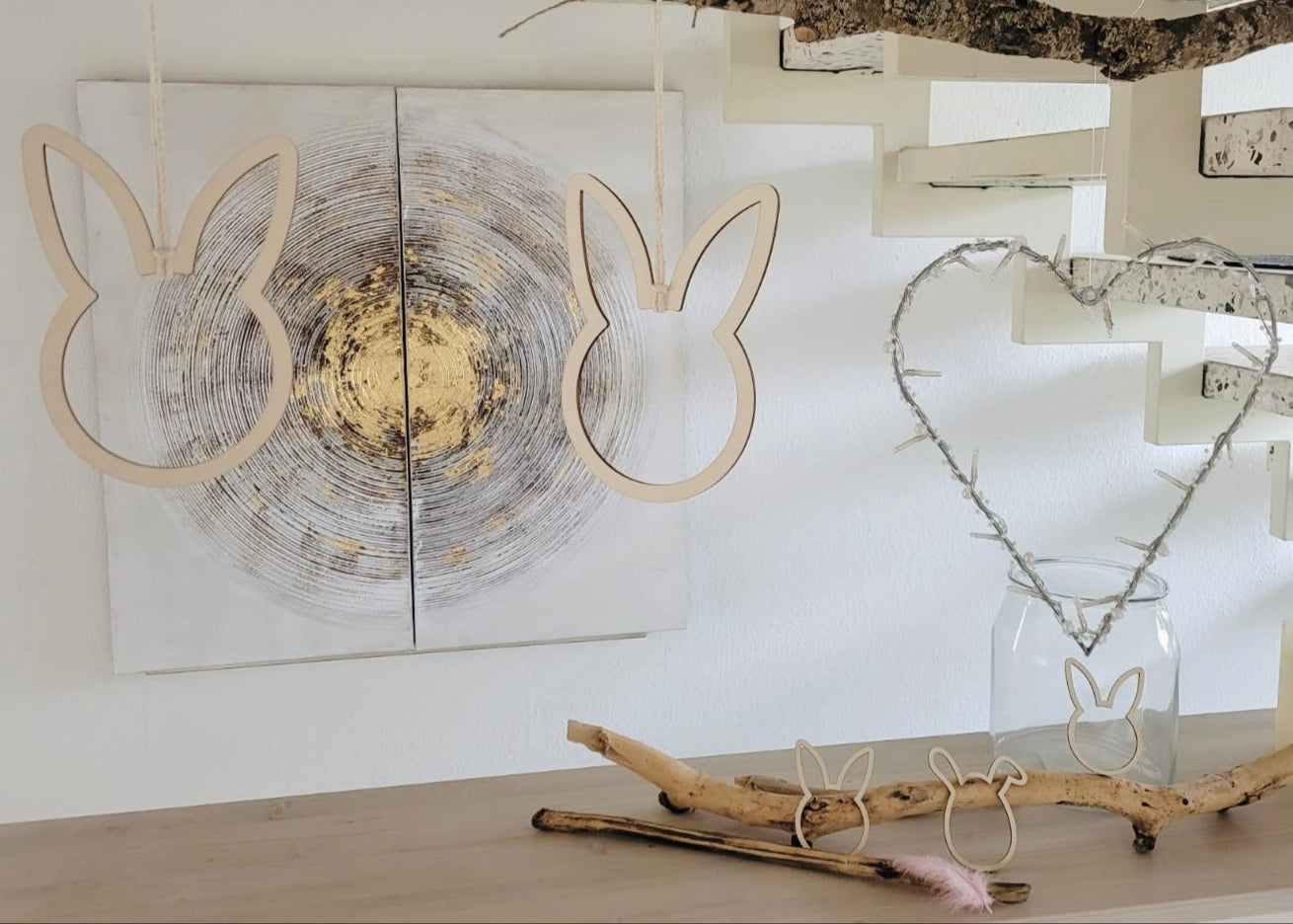 minimalistische Osterdekoration, modern zeitlos und schlichte Osterhasen aus Holz