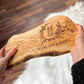 Rustikales Schneidebrett aus Olivenholz, personalisiert