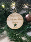 Weihnachtsbaum / Christbaumhänger erste Weihnachtskugel mit Namen aus Holz