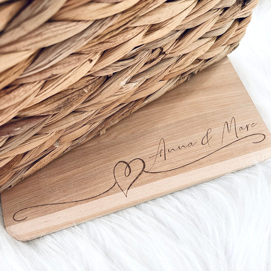 Frühstücksbrett mit Namen und Herz