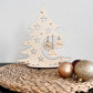 Weihnachtsbaum / Christbaum mit Holzanhänger / Weihnachtskugeln mit Namen aus Holz