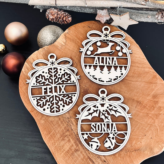 Weihnachtsbaum / Christbaum Holzanhänger / Weihnachtskugeln mit Namen aus Holz