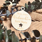 Weihnachtskugel mit Name / personalisierter Christbaumhänger aus Holz / Weihnachtsbaumdekoration