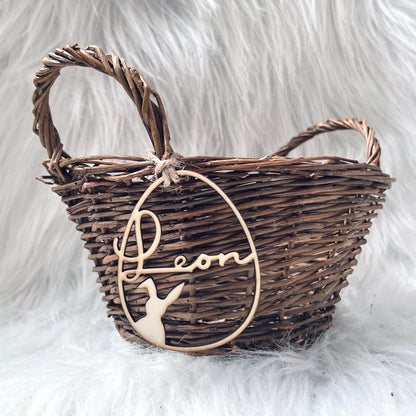 personalisiertes Osterkörbchen, Osterkorbanhänger, Osterkorb aus Weide, personalisiert mit Namen aus Holz