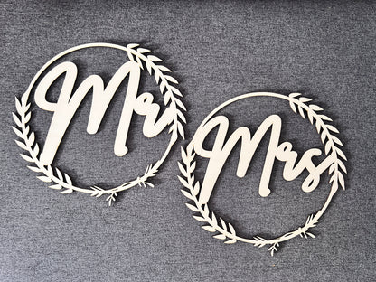 Brautpaar Mr und Mrs Holzkranz Stuhl Hochzeitsdeko (2er Set)